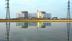 Die beiden Reaktoren der Atomkraftanlage Fessenheim liegen an der deutsch-französischen Grenze, direkt am Rhein Foto: dpa