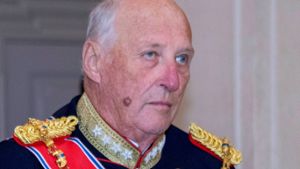 Erleichterung in Norwegen: König Harald V. ist nach seinem Krankenhaus-Aufenthalt in Malaysia wieder in der Heimat. Foto: imago images/PPE