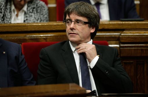 Carles Puigdemont bei seiner Rede vor dem Parlament. Foto: AP