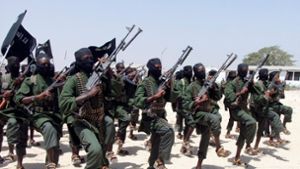 Die islamistische Terrorgruppe Al-Shabaab verübt seit Jahren immer wieder Anschläge in Somalia. Foto: Farah Abdi Warsameh/AP/dpa