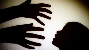 Der 23-Jährige soll zwei Mädchen vergewaltigt haben. (Symbolbild) Foto: picture alliance / dpa/Patrick Pleul