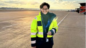 Uschi Schleehuber bei ihrem Job auf dem Stuttgarter Flughafen Foto: privat/Schleehuber