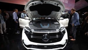 Daimler wolle in diesem Jahr rund 50.000 Fahrzeuge vom Typ EQC produzieren. Foto: AFP/SOREN ANDERSSON