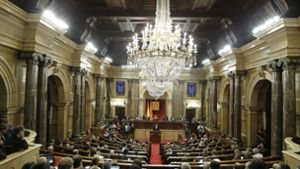 Am Dienstag unterschrieb der katalanische Regionalpräsident die Unabhängigkeitserklärung Kataloniens. Foto: AP (Symbolbild)