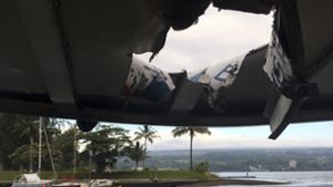 Lava-Bombe kracht durch Bootsdach – 23 Verletzte