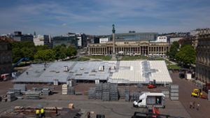 So sieht die Tribüne für die Jazz Open auf dem Schlossplatz aus: Könnte man sie auch fürs Fanfest im Sommer 2024 nutzen? Foto: Leif Piechowski/Leif Piechowski
