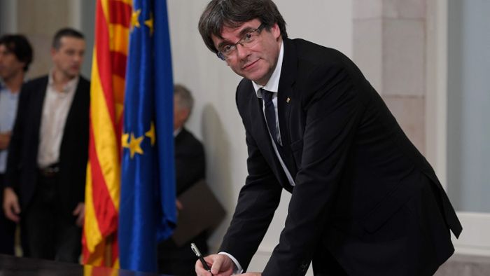 Carles Puigdemont verzichtet „vorläufig“ auf Präsidentschaft