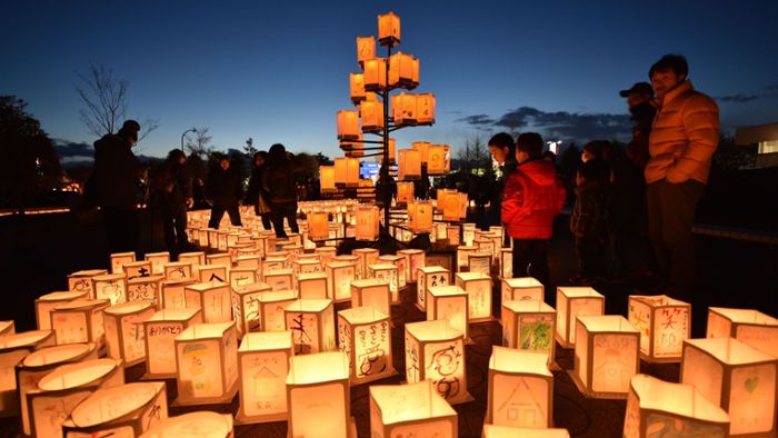 Japan gedenkt Opfern mit Lichtermeer