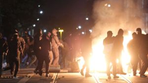 In Leipzig kam es in der Nacht zu Krawallen von linken Demonstranten. Foto: dpa/Sebastian Willnow