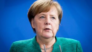 Angela Merkel hat sich eine Knieverletzung zugezogen und muss sich schonen. Foto: IMAGO/NurPhoto/Mateusz Wlodarczyk
