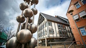 Genug Gesprächsstoff: Das Rathaus in Schwaikheim. Foto: Gottfried Stoppel