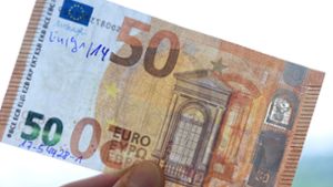 Bei Fälschern besonders beliebt: die 50-Euro-Banknote Foto: dpa