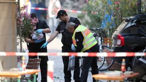 Bei dem Bombenanschlag vor dem Eingang zu einem Musikfestival in der fränkischen Kleinstadt waren am Sonntagabend 15 Menschen verletzt worden. Foto: dpa
