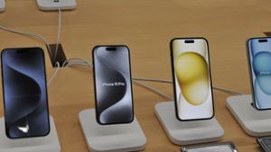Durch ein Software-Update soll das Problem heißlaufender Geräte des neuen iPhone 15 Pro behoben werden. (Symbolfoto) Foto: IMAGO/Dean Pictures/IMAGO/Francis Joseph Dean/Dean Picture