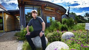 Marco Drehmann leitet seit Beginn des Jahres das Naturschutzzentrum Schopflocher Alb. Er hat sich vorgenommen,  den Außenbereich aufzuwerten. Foto: Ines Rudel