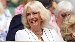 Königin Camilla freute sich sichtlich auf den Tag im All England Lawn Tennis and Croquet Club. Foto: dpa/Victoria Jones
