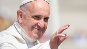 Papst Franziskus musste sich am heutigen Tag einer OP unterziehen. Foto: AM113/Shutterstock