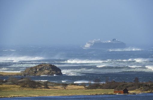 Das Kreuzfahrtschiff „Viking Sky“ vor der norwegischen Küste. Foto: NTB scanpix