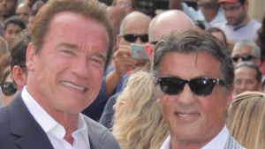 Früher Feinde, jetzt Freunde: Arnold Schwarzenegger (l.) und Sylvester Stallone. Foto: imago/Picturelux