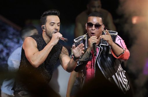 Die beiden Musiker Lusi Fonsi (links) und Daddy Yankee brechen mit ihrem Song „Despacito“ alle Rekorde. Foto: AP
