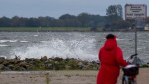 Die Menschen an der Ostseeküste müssen sich auf eine schwere Sturmflut einstellen Foto: dpa/Stefan Sauer