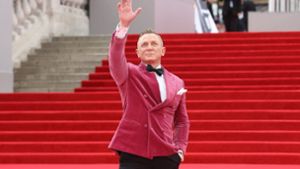 Bond-Darsteller Daniel Craig setzt im September 2021 bei der „No time to die“-Premiere ein modischen Statement. Foto: imago/Matrix