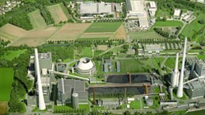 So wie in dieser Fotomontage visualisiert, könnte die neue Gas- und Dampfturbinenanlage im Altbacher EnBW-Kraftwerk aussehen. Foto:  