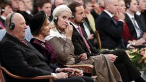 Sichtlich bewegt: Kronprinzessin Mette-Marit von Norwegen bei der Rede der Friedensnobelpreisträger. Foto: AFP