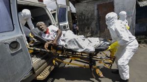 Über 11 000 Menschen starben bei der jüngsten Ebola-Epidemie, über 27 000 waren erkrankt – so wie dieser Mann im vergangenen Herbst in Liberia Foto: EPA FILE