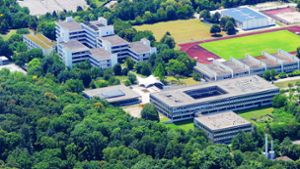 Mit fast 10 000 Studenten ist Ludwigsburg ein bedeutender Hochschulstandort. Ein Großteil studiert auf dem Campus am Favoritepark. Foto: Werner Kuhnle/ (Archiv)