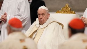 Positioniert sich in der Debatte um Geschlechtergerechtigkeit: Papst Franziskus. Foto: Andrew Medichini/AP/dpa