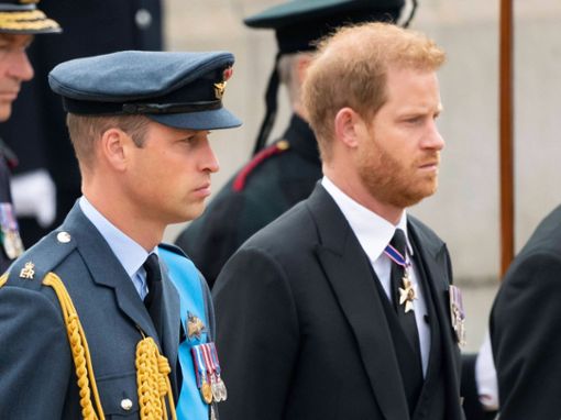 Die Brüder Prinz William (li.) und Prinz Harry sind seit längerer Zeit zerstritten. Foto: imago/PA Images