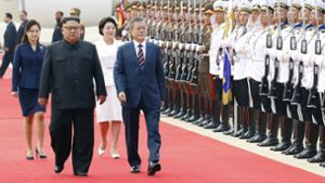Nordkoreas Präsident Kim Jong Un (links) und Südkoreas Präsident Moon Jae In vereinbarten ehrgeizige Schritte zur Denuklearisierung und Entspannung. Foto: Getty Images AsiaPac