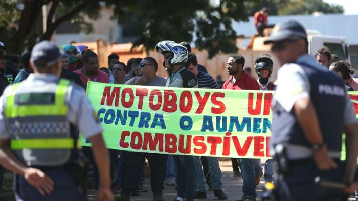 Streikende Fernfahrer legen Brasilien lahm