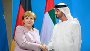 Erst im Juni ist der emiratische   Kronprinz Mohammed bin Zayed von Bundeskanzlerin Angela Merkel empfangen worden. Foto: dpa/Gregor Fischer