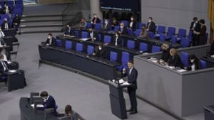 Karl Lauterbach bei seiner Rede im Bundestag. Foto: imago images/Political-Moments/via www.imago-images.de