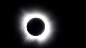 Die totale Sonnenfinsternis über Texas Foto: Getty Images via AFP/RON JENKINS