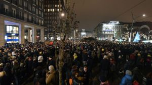 In Budapest demonstrierten am Montagabend Tausende für die Freiheit der Kunst. Foto: dpa/Zoltan Mathe