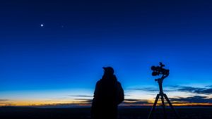 Auch im Mai lohnt der Blick gen Himmel – viele Sterne sind auch ohne Teleskop erkennbar. Foto: imago//lan Dyer