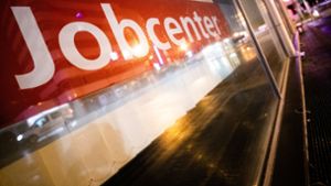 Das Jobcenter soll in Zukunft nicht mehr für die berufliche Orientierung von jungen Bürgergeldbeziehern zuständig sein. Foto: dpa/Christoph Schmidt