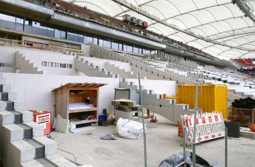 Mit der sanierten Haupttribüne will der VfB Stuttgart von Ende 2024 an mehr Geld einnehmen. Allerdings steigt auch seine Belastung. Foto: Baumann/Hansjürgen Britsch