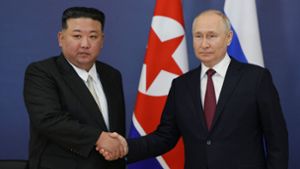 Im September vorigen Jahres trafen sich Wladimir Putin (re.) und Kim Jong Un in der russischen Amur-Region. Foto: AFP/VLADIMIR SMIRNOV
