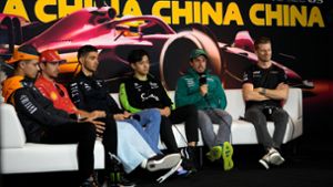 Bereit für den Großen Preis von China: Formel-1-Piloten unter sich. Foto: Andy Wong/AP