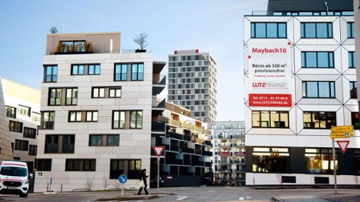 Im Bauprojekt Mayliving (links) gibt es viele Probleme – nicht nur wegen der Beschattung durch das große Nachbargebäude. Foto: Lichtgut/Leif Piechowski