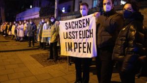 Medizinstudierende in Dresden setzen ein Zeichen. Foto: dpa/Sebastian Kahnert