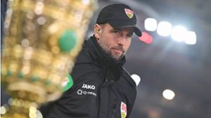 Der Stuttgarter Cheftrainer Sebastian Hoeneß will mit dem VfB in die Runde der letzten vier Mannschaften einziehen. Foto: imago/Sven Simon