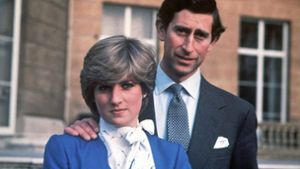 Als Verlobte grüßen: Lady Diana Spencer und Prinz Charles. Foto: dpa/Str