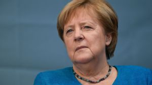 Angela Merkel begrüßt die Pläne der Ampel-Partner bezüglich der geplanten 3G-Regel im Nah- und Fernverkehr. (Archivbild) Foto: AFP/INA FASSBENDER