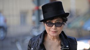 Yoko Ono im Jahr 2009 in Berlin. Foto: dpa/Jens Kalaene