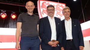 Neben Präsident Claus Vogt (Mitte) und Vize Rainer Adrion (rechts) gehört inzwischen auch Christian Riethmüller dem VfB-Aufsichtsrat an. Foto: Baumann/Hansjürgen Britsch
